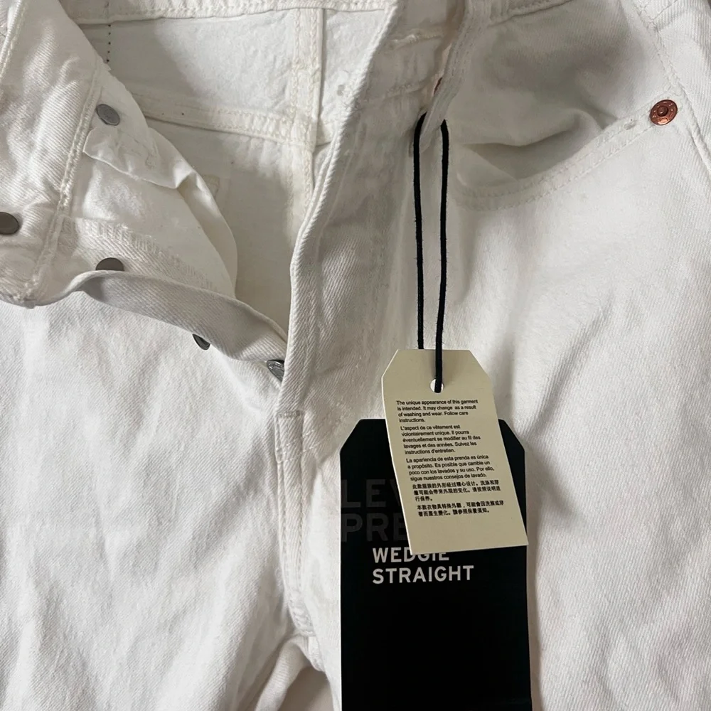 Levi’s Wedgie Straight High Rise Jeans - Picture 4 of 5